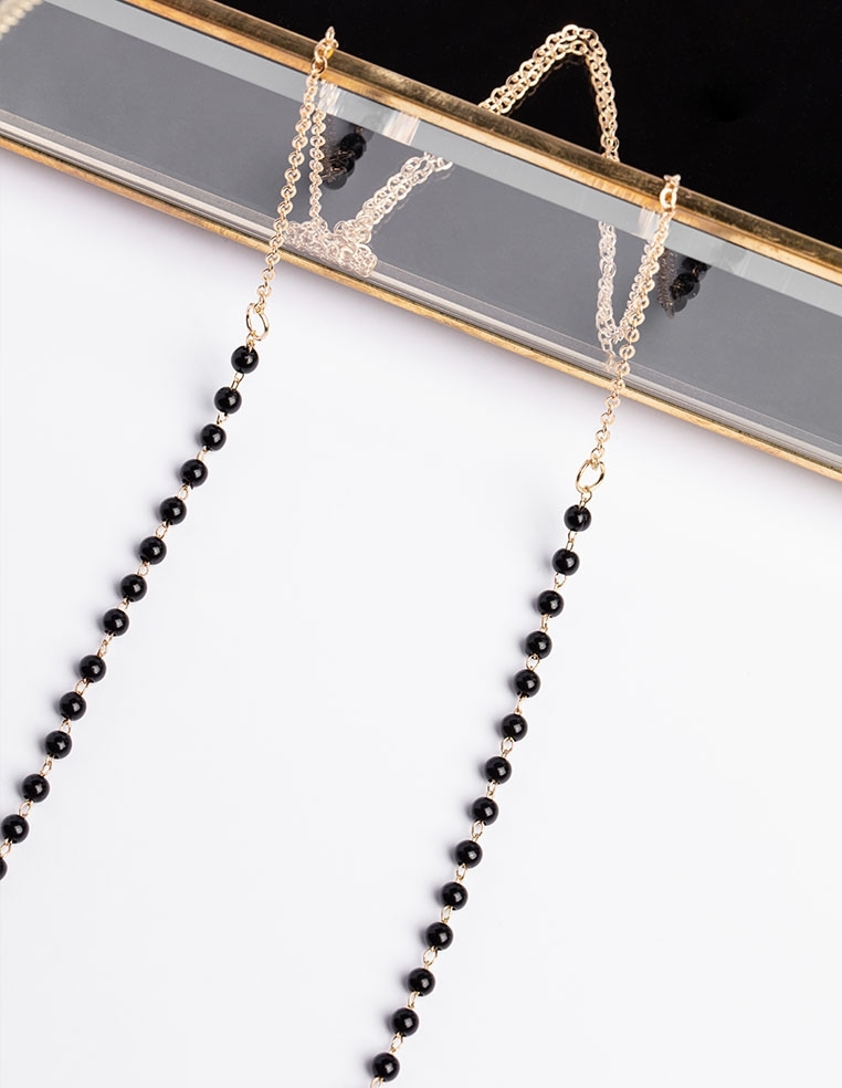 chaîne à lunettes petites perles noires