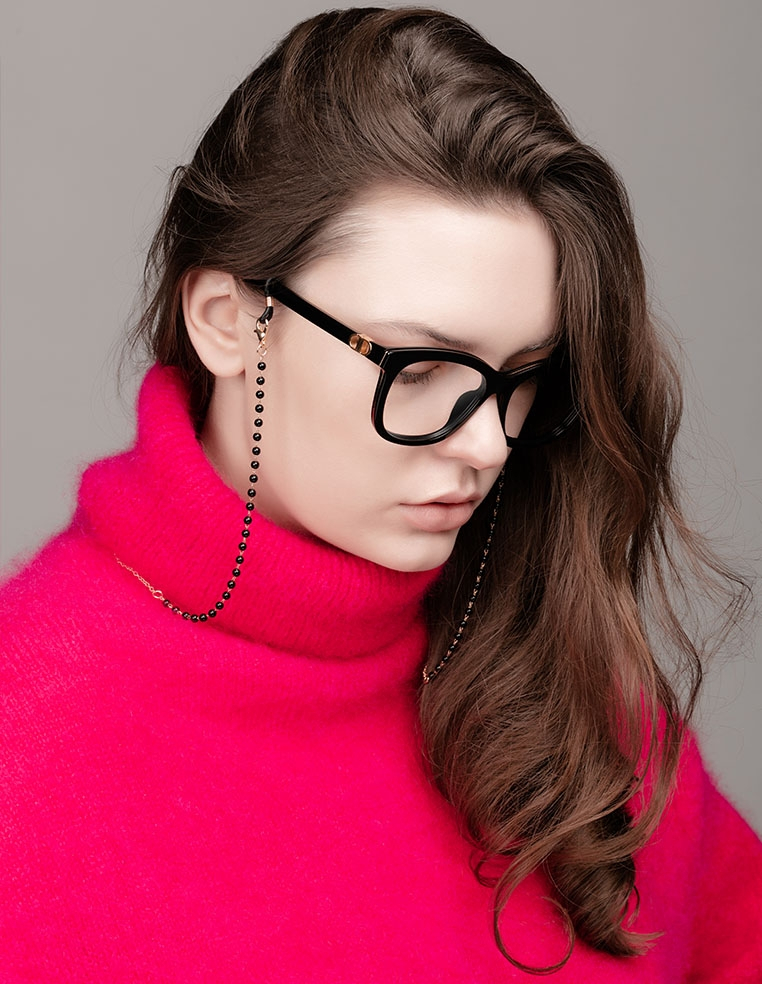 chaîne à lunettes petites perles noires