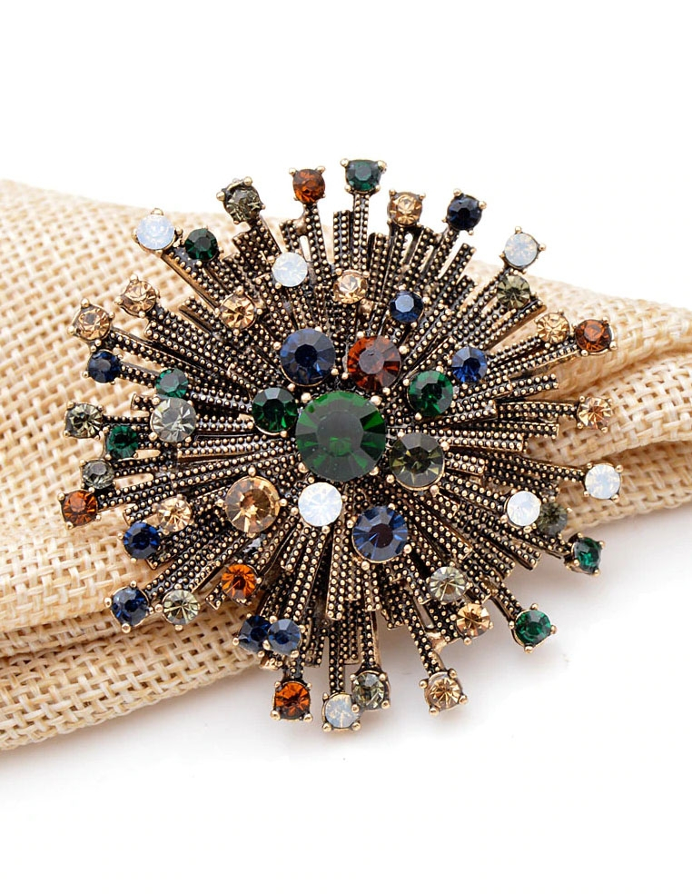 Broche doré pour femme étoile et strass 2