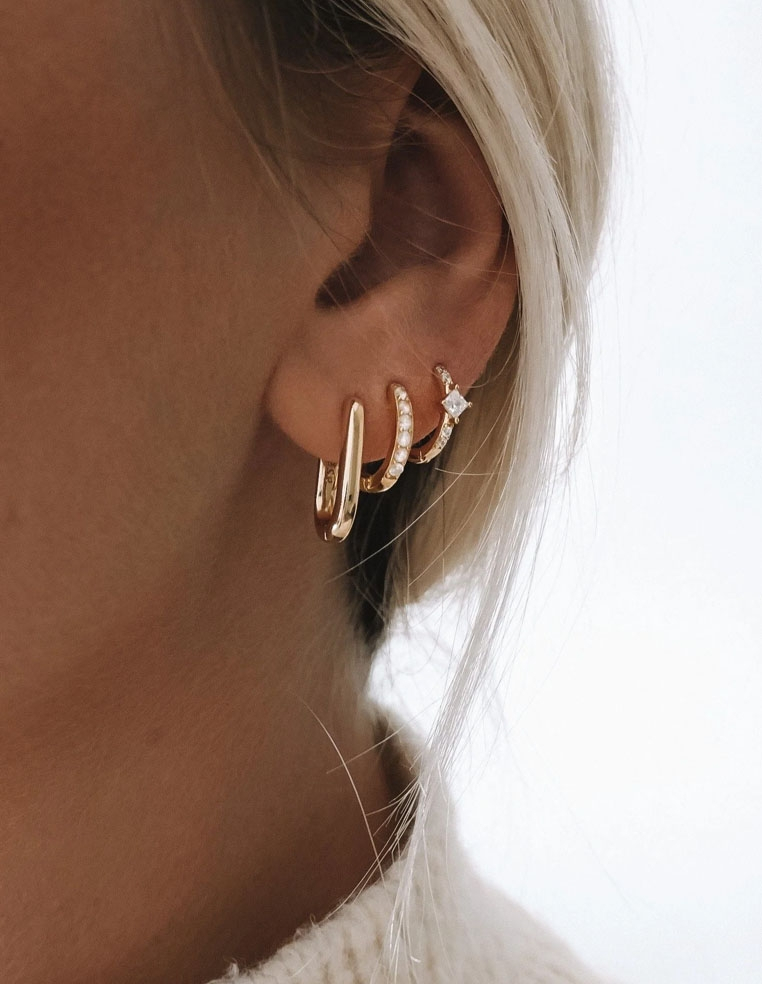 boucles d'oreilles créole ovale et dorée boucles d'oreilles créole ovale et dorée