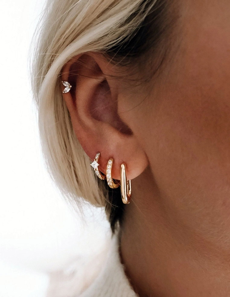 PIERCING DORÉ POUR FEMME LOBE ET CARTILAGE PIERCING DORÉ POUR FEMME LOBE ET CARTILAGE