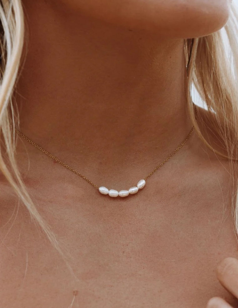 Chaîne collier perles d'eau douce pour femme