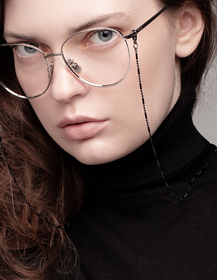 chaîne à lunettes noire