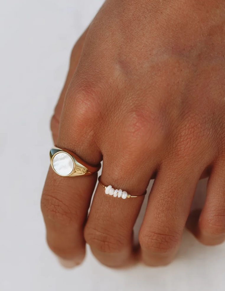 Bague dorée mini perles d'eau douce pour femme Bague dorée mini perles d'eau douce pour femme