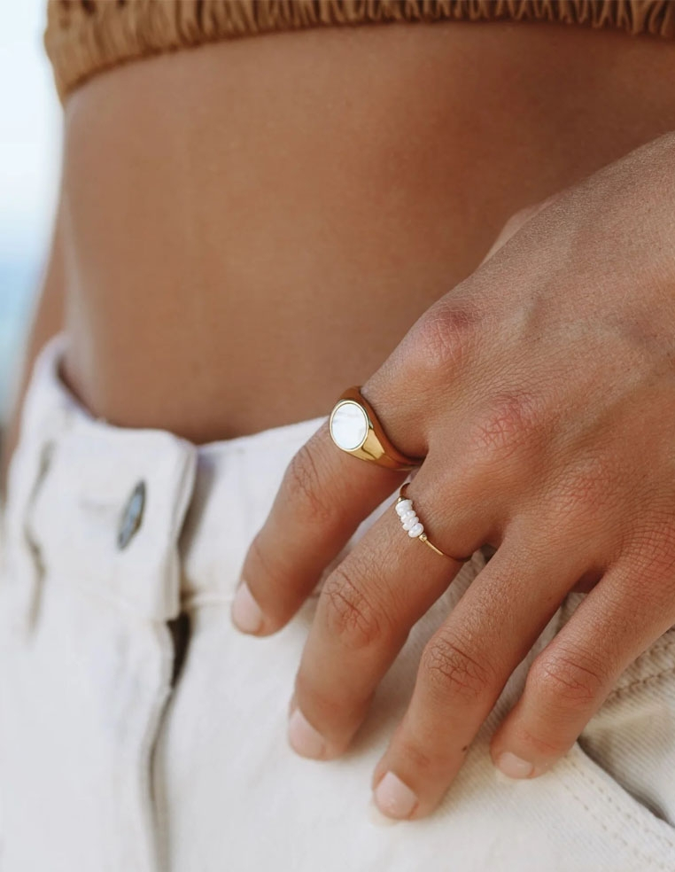 Bague dorée mini perles d'eau douce pour femme Bague dorée mini perles d'eau douce pour femme