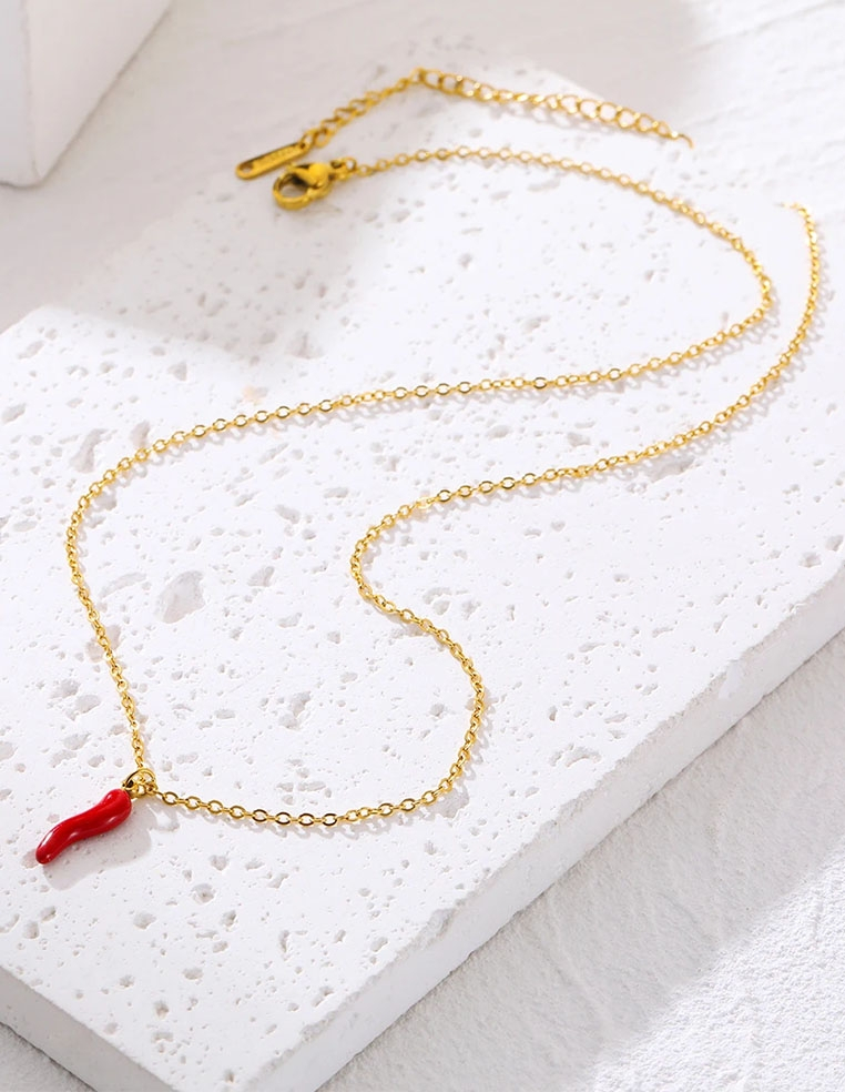 Collier pendentif piment rouge corne abondance Collier pendentif piment rouge corne abondance