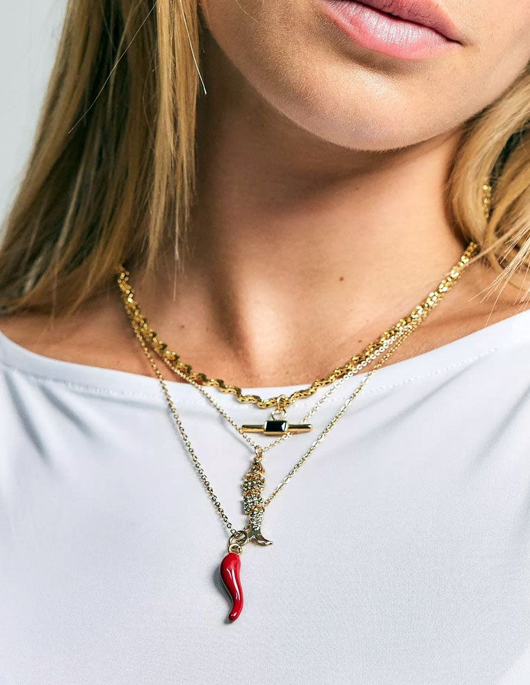 Collier pendentif piment rouge corne abondance Collier pendentif piment rouge corne abondance