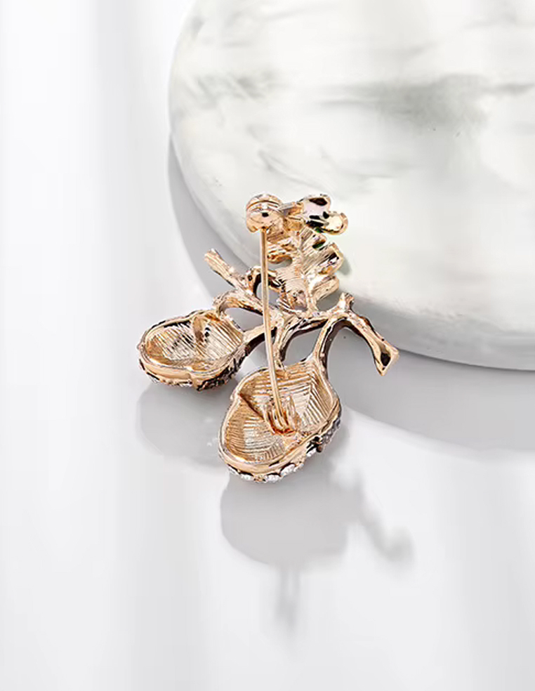 Broche de Noël en forme de pommes de pin