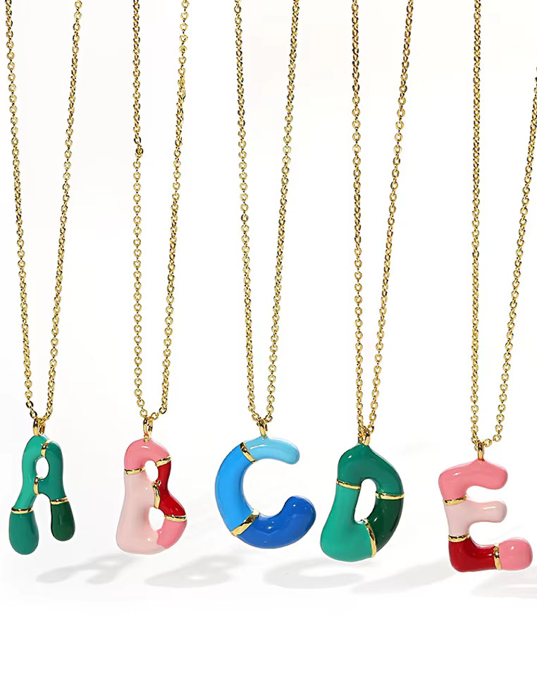 Collier chaîne pendentif lettres Collier chaîne pendentif lettres