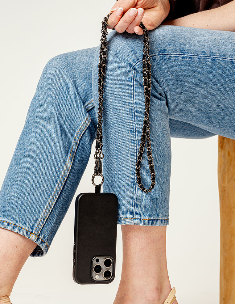 Coque chaîne iPhone en cuir noir