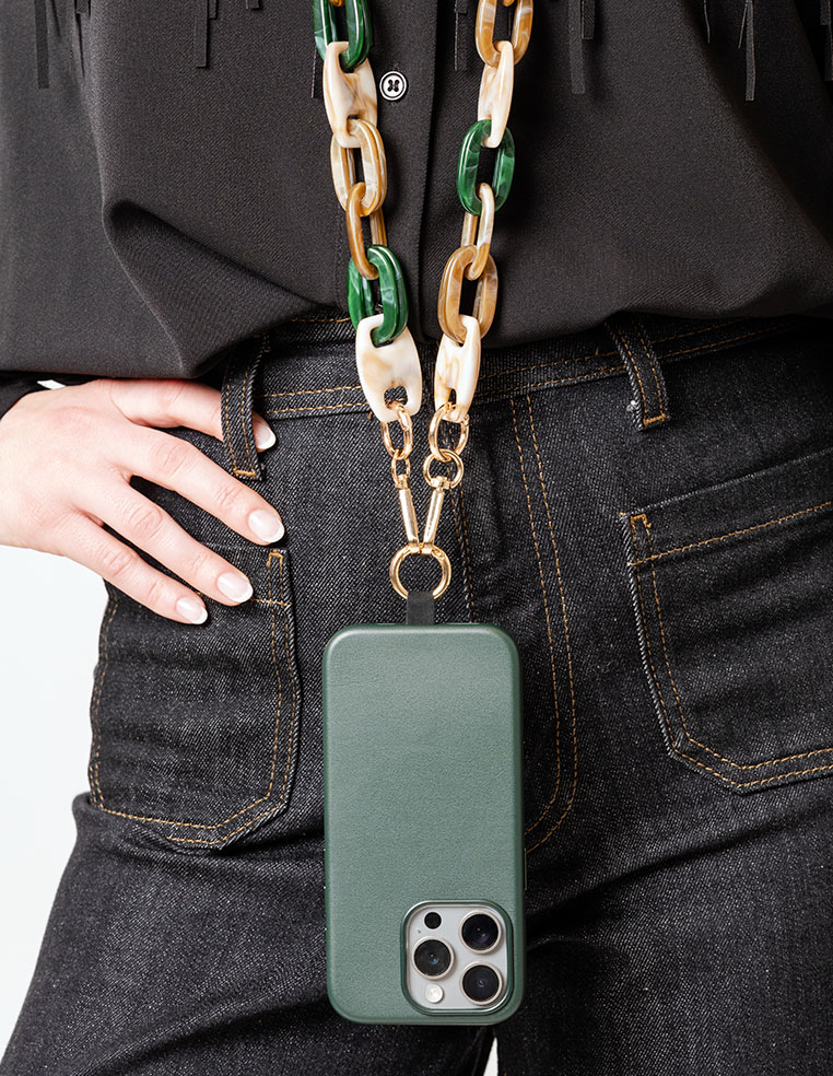 coque en cuir iPhone vert forêt et chaine de téléphone résine maillon coque en cuir iPhone vert forêt et chaine de téléphone résine maillon