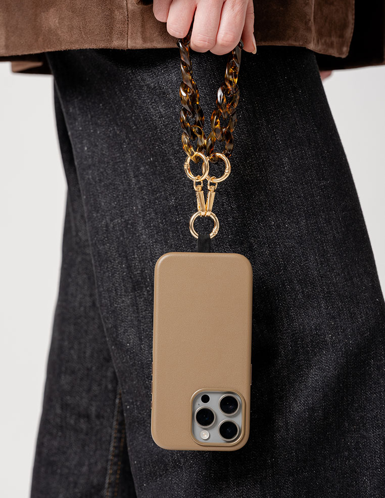 coque en cuir taupe pour iPhone & chaîne de téléphone courte léopard