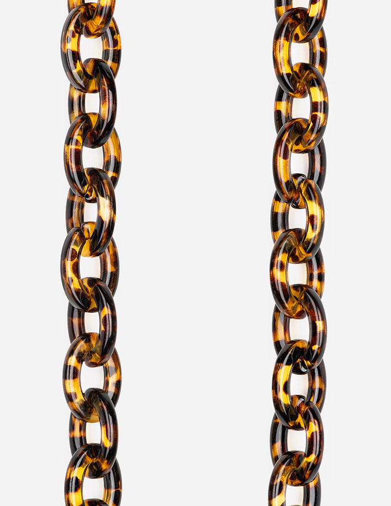 chaîne bandoulière portée épaule iPhone couleur léopard écaille marron 2