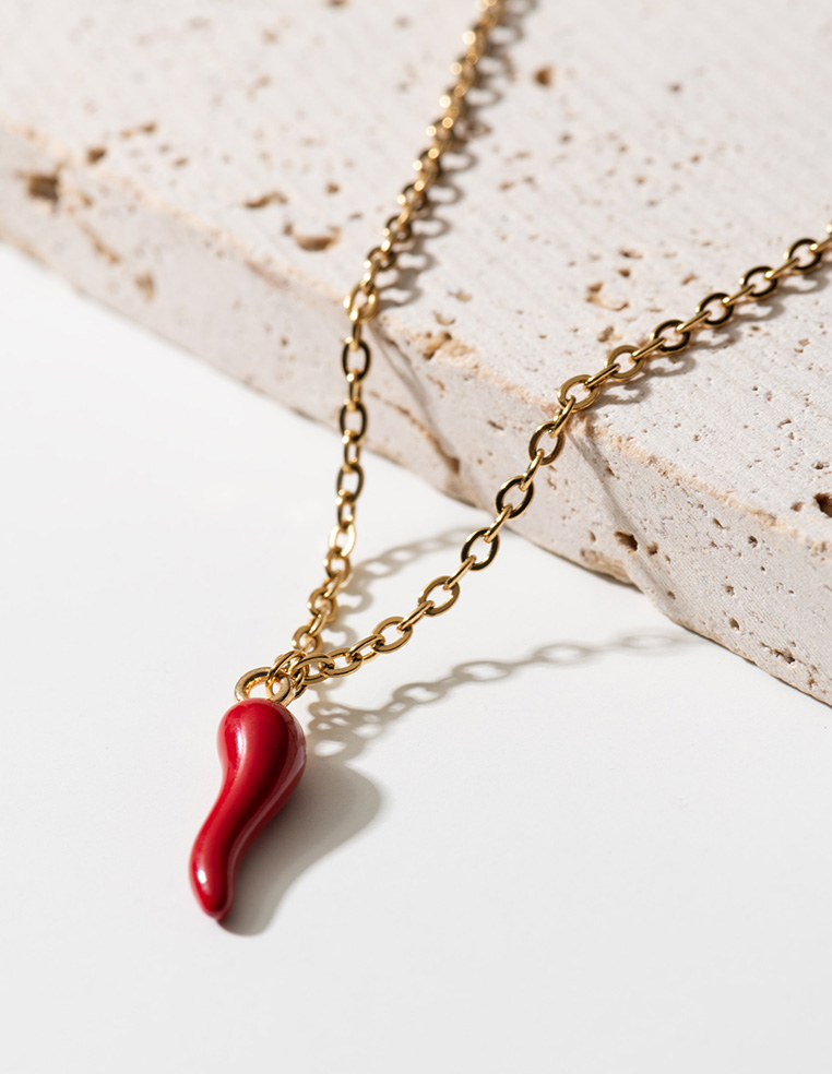 Collier pendentif piment rouge porte bonheur italien CORNICELLO Collier pendentif piment rouge porte bonheur italien CORNICELLO