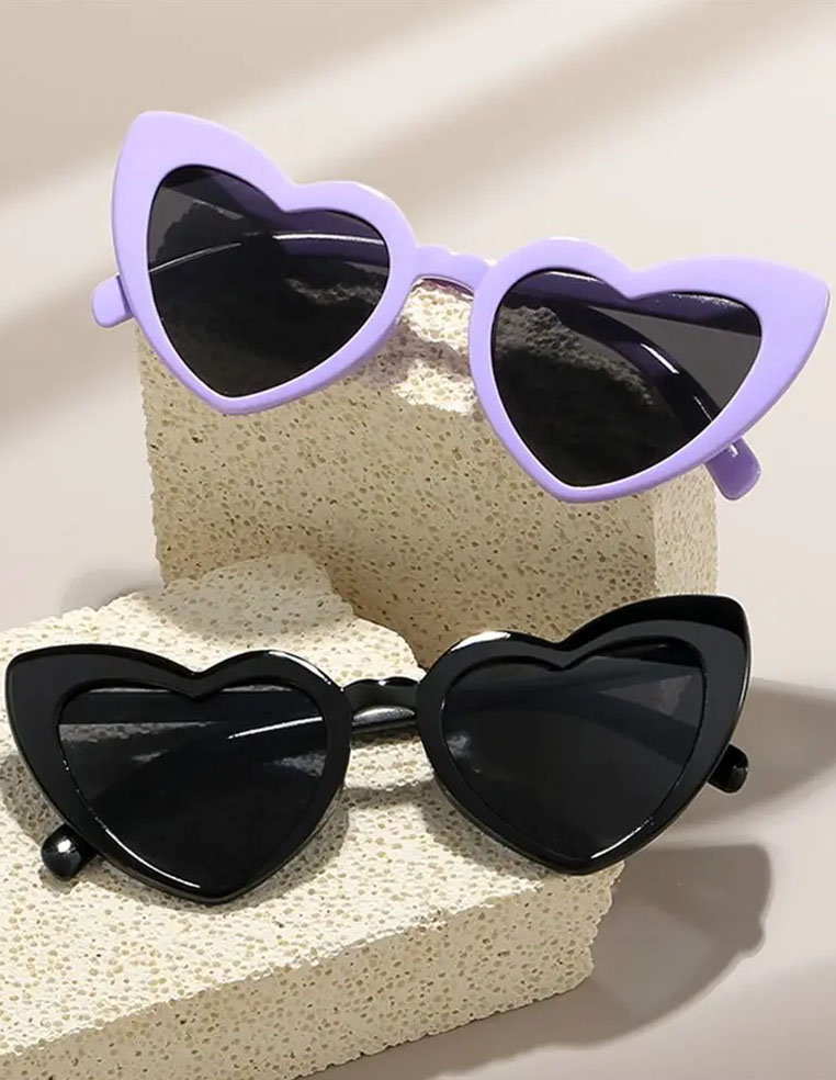Lunettes de soleil en forme de cœur pour femme mariage evjf couleur noire Lunettes de soleil en forme de cœur pour femme mariage evjf couleur noire
