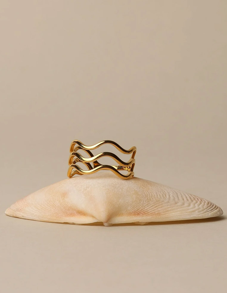 Bague fantaisie tendance pour femme en plaqué or Bague fantaisie tendance pour femme en plaqué or