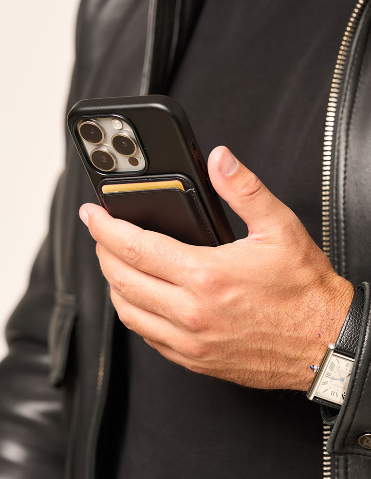 Coque iPhone 16 Pro Max en cuir noir pour homme