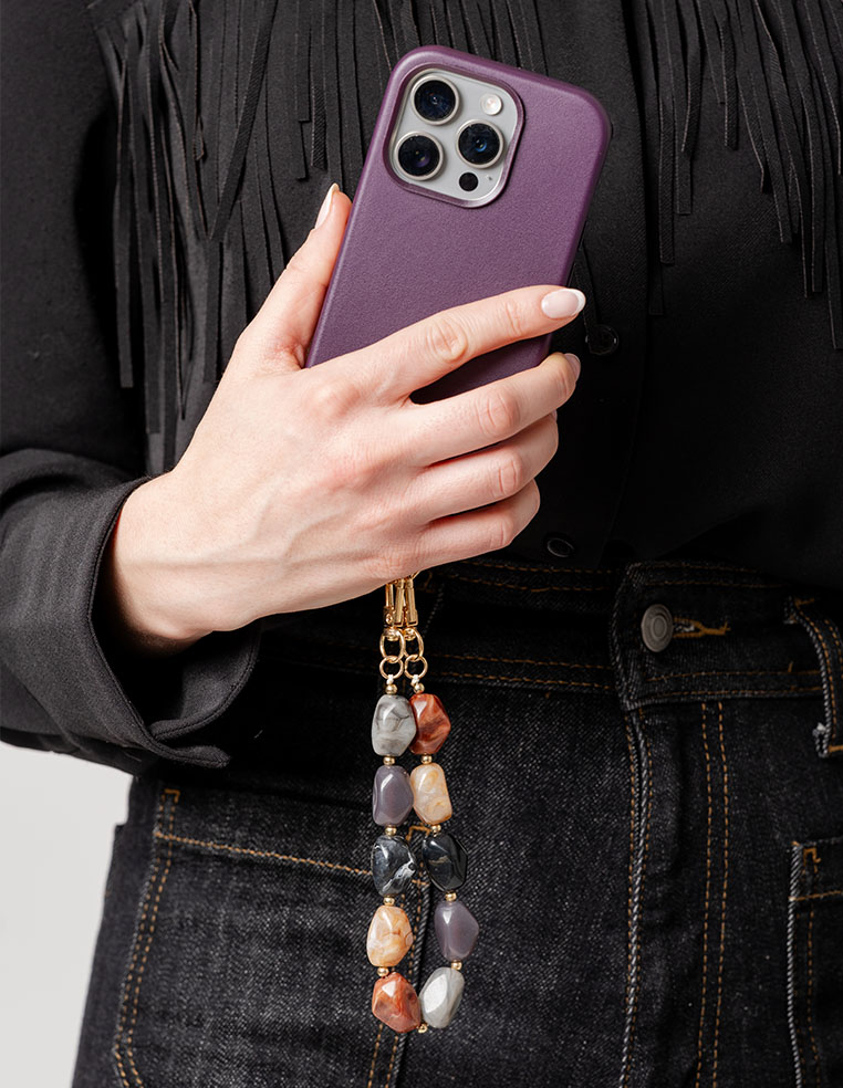 Coque iPhone 17 Pro Max en cuir violet prune pour femme