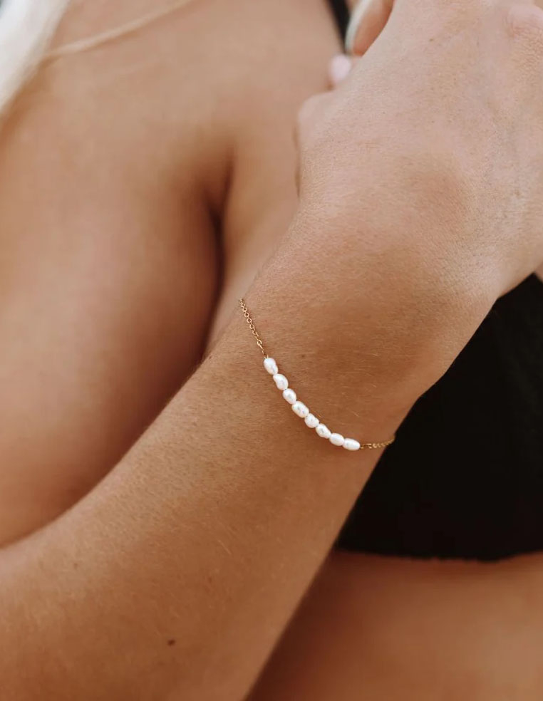 bracelet en mini perles d’eau douce