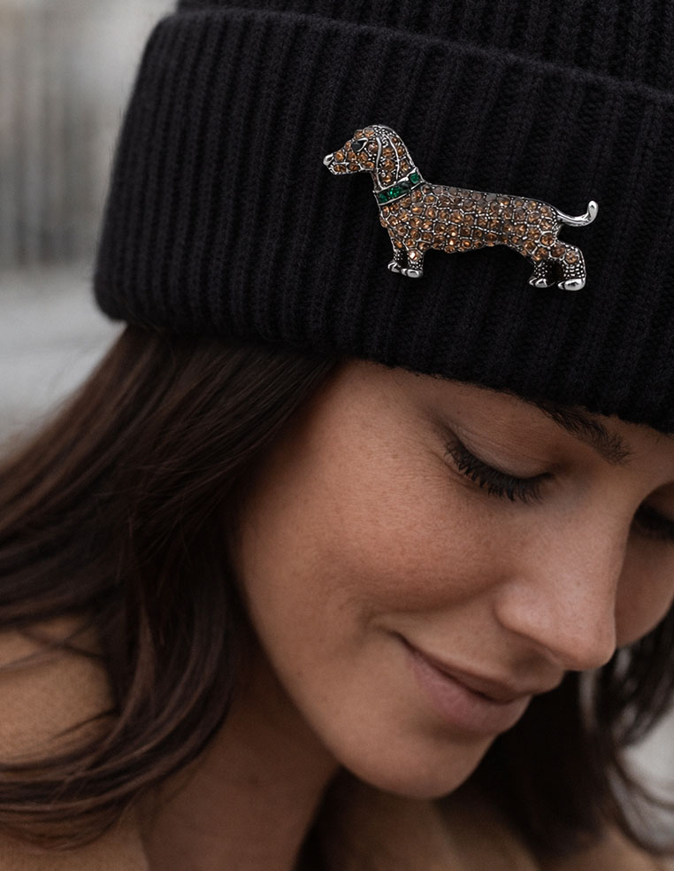 Broche en forme de teckel petit chiot pour femme bijou fantaisie