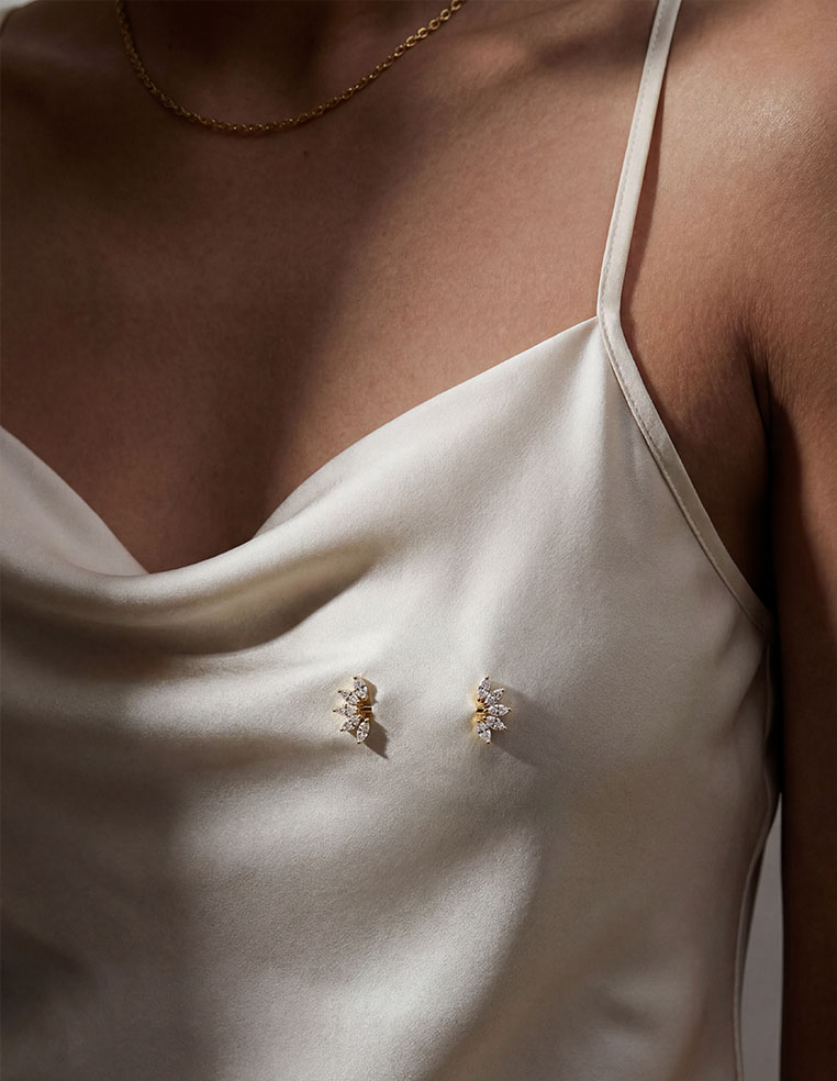 Piercing téton titane doré zircon – Barre droite