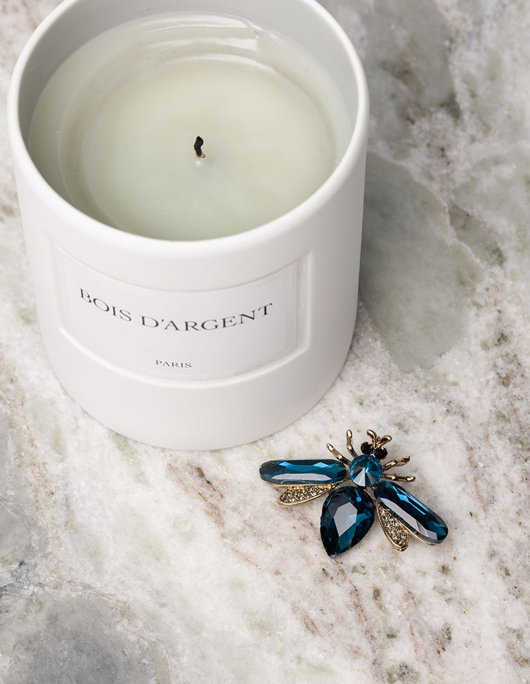 Broche abeille en verre