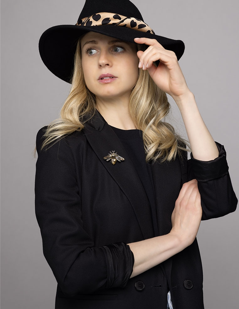 Broche abeille en verre