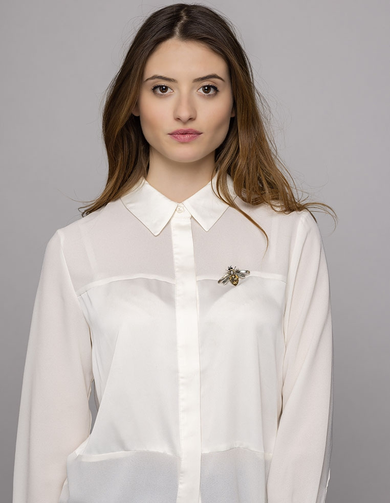 Broche abeille en verre